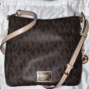 Michael Kors Jet Set bag